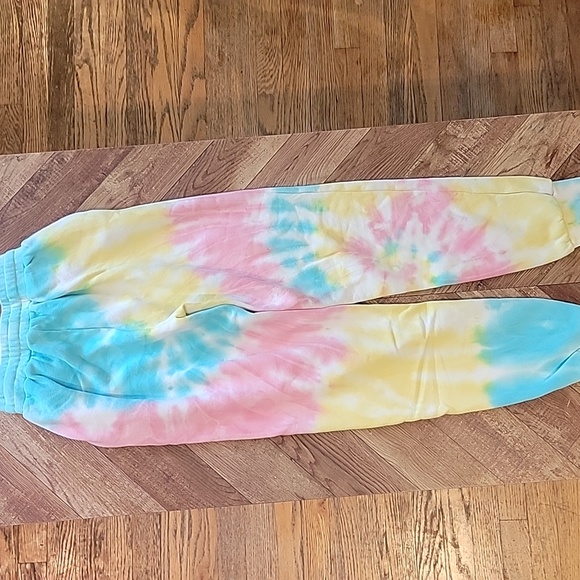 EUC Women's Tie Dye Sweatpants Size Medium - Picture 3 of 5